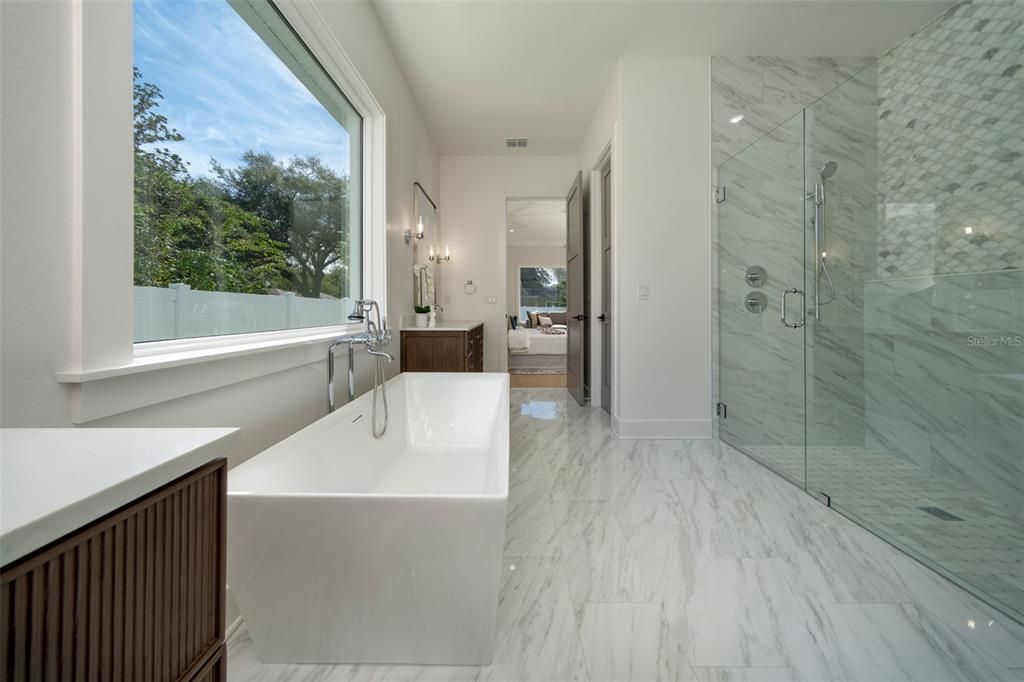 For Sale: $1,850,000 (5 beds, 4 baths, 3986 Square Feet)