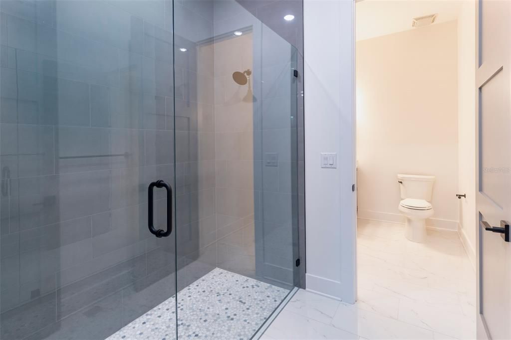 For Sale: $1,850,000 (5 beds, 4 baths, 3986 Square Feet)