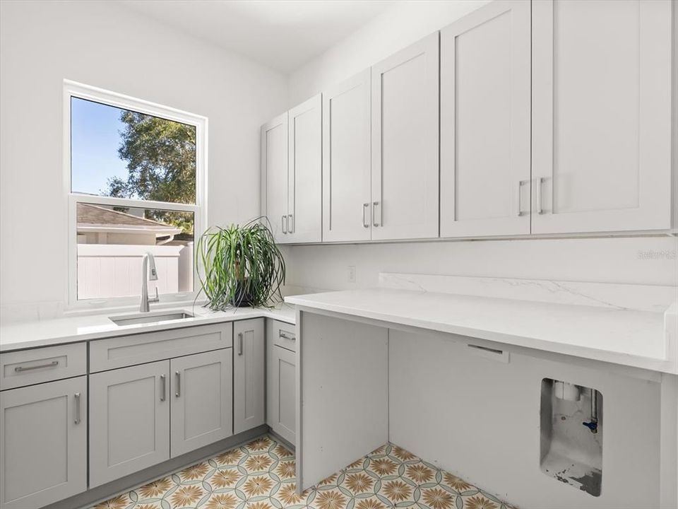 For Sale: $1,850,000 (5 beds, 4 baths, 3986 Square Feet)