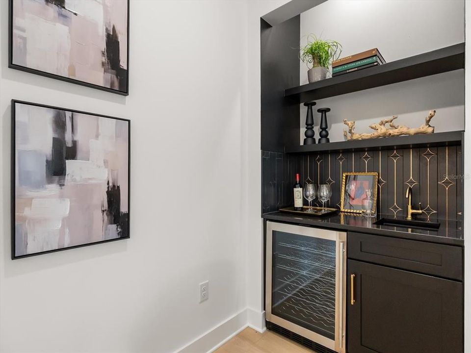 For Sale: $1,850,000 (5 beds, 4 baths, 3986 Square Feet)