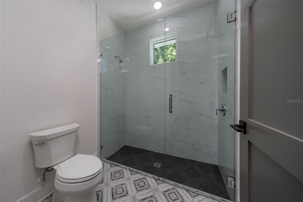 For Sale: $1,850,000 (5 beds, 4 baths, 3986 Square Feet)