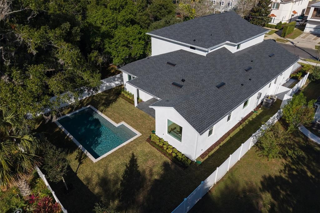 For Sale: $1,850,000 (5 beds, 4 baths, 3986 Square Feet)