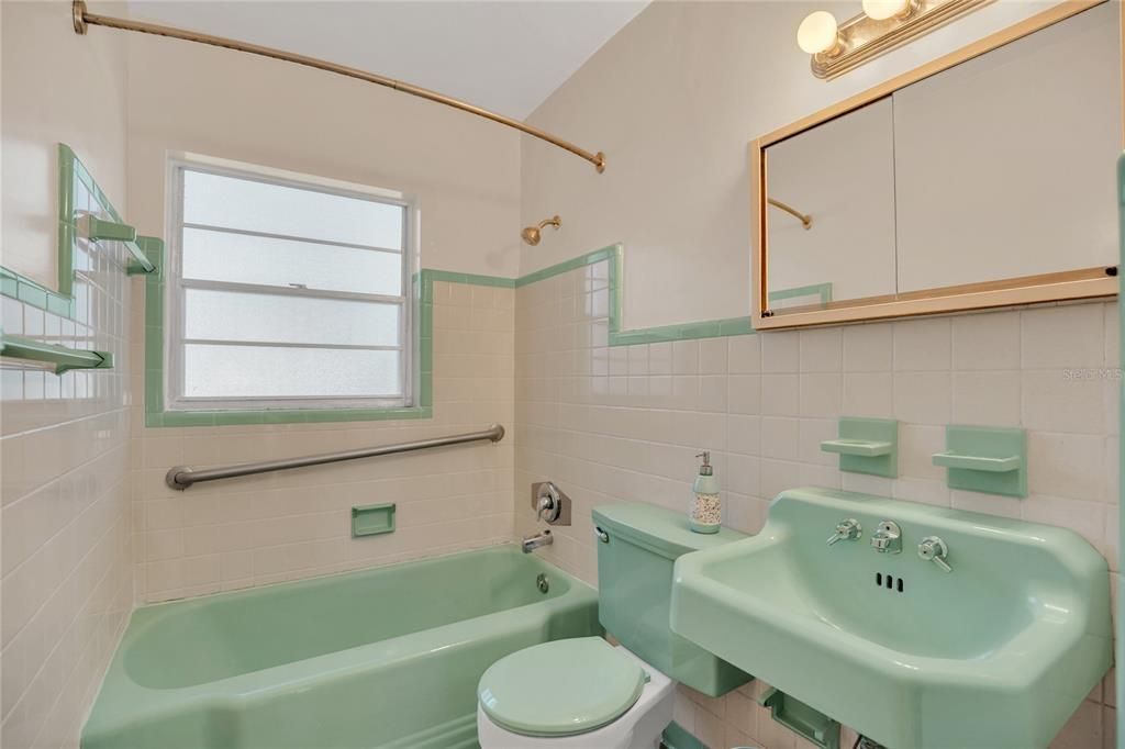 For Sale: $424,900 (3 beds, 1 baths, 1434 Square Feet)