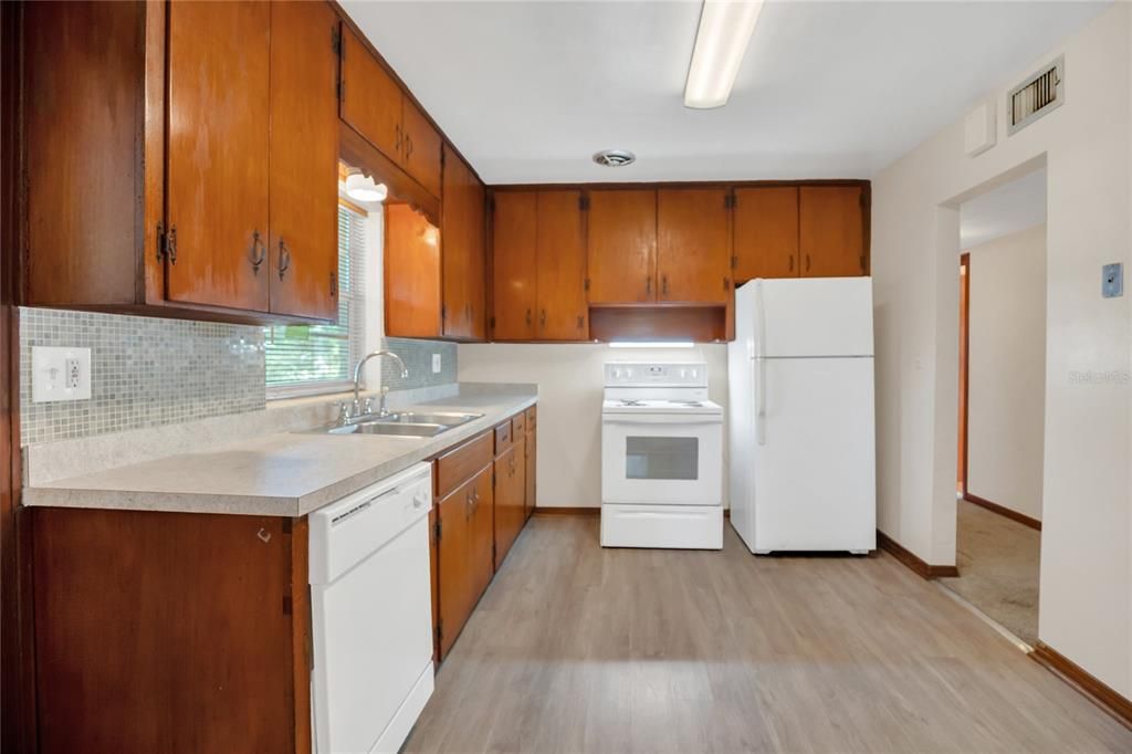 For Sale: $424,900 (3 beds, 1 baths, 1434 Square Feet)