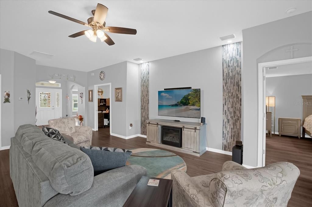 待售: $438,000 (3 贝兹, 2 浴室, 1711 平方英尺)