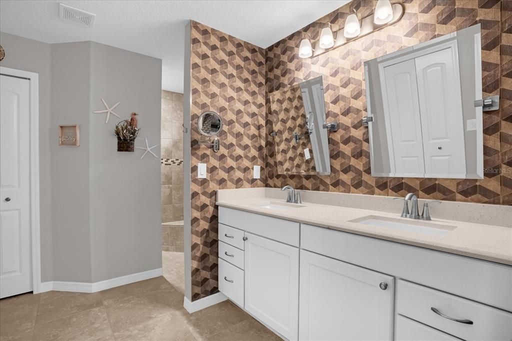 待售: $438,000 (3 贝兹, 2 浴室, 1711 平方英尺)