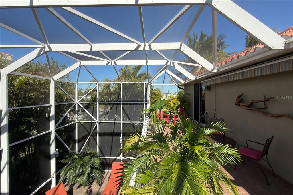 For Sale: $960,000 (4 beds, 2 baths, 2842 Square Feet)