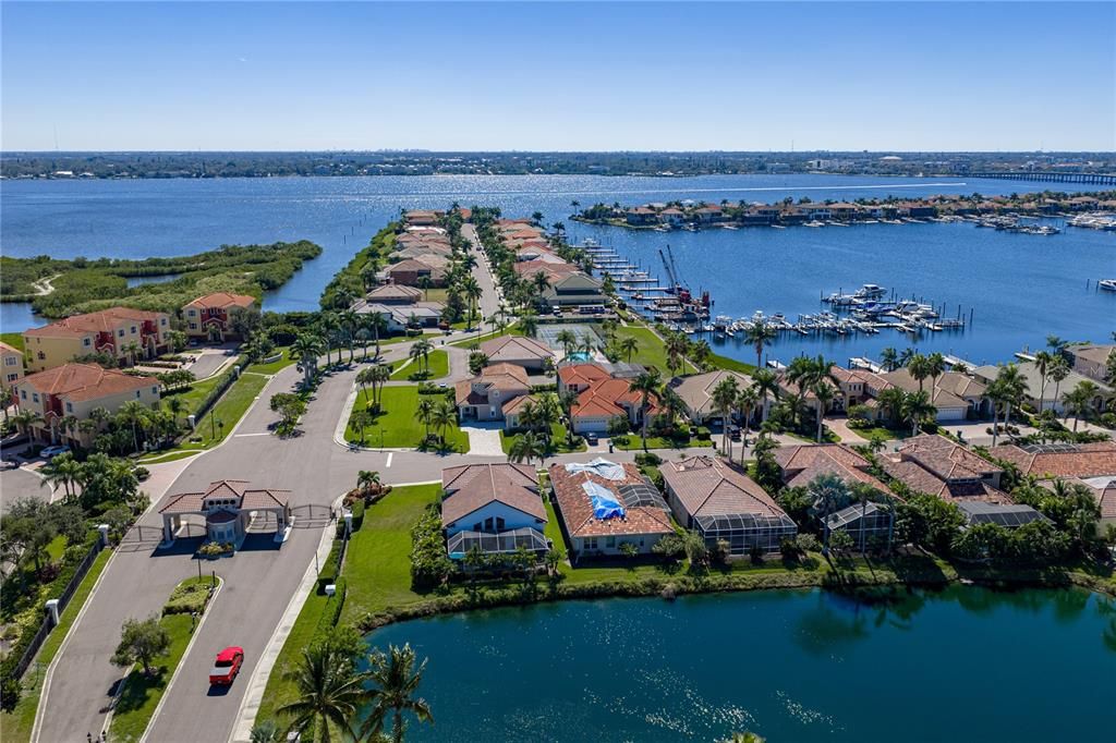 For Sale: $960,000 (4 beds, 2 baths, 2842 Square Feet)