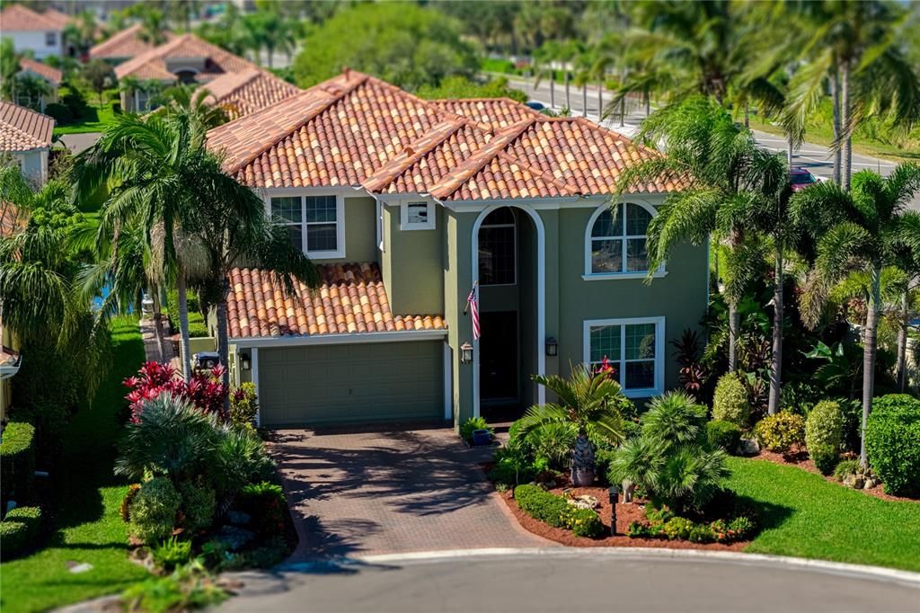 For Sale: $960,000 (4 beds, 2 baths, 2842 Square Feet)