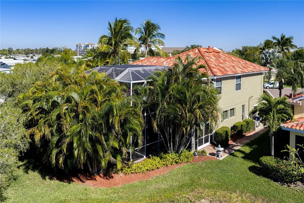 For Sale: $960,000 (4 beds, 2 baths, 2842 Square Feet)