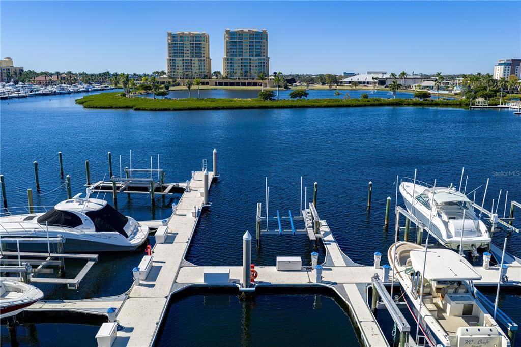 For Sale: $960,000 (4 beds, 2 baths, 2842 Square Feet)