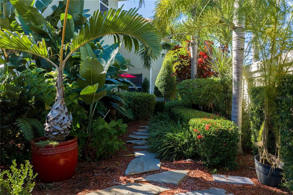 For Sale: $960,000 (4 beds, 2 baths, 2842 Square Feet)