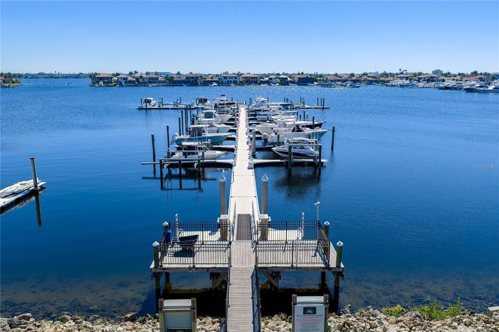 For Sale: $960,000 (4 beds, 2 baths, 2842 Square Feet)