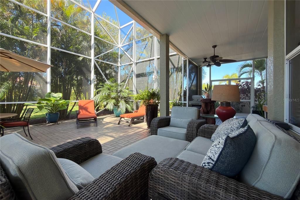 For Sale: $960,000 (4 beds, 2 baths, 2842 Square Feet)