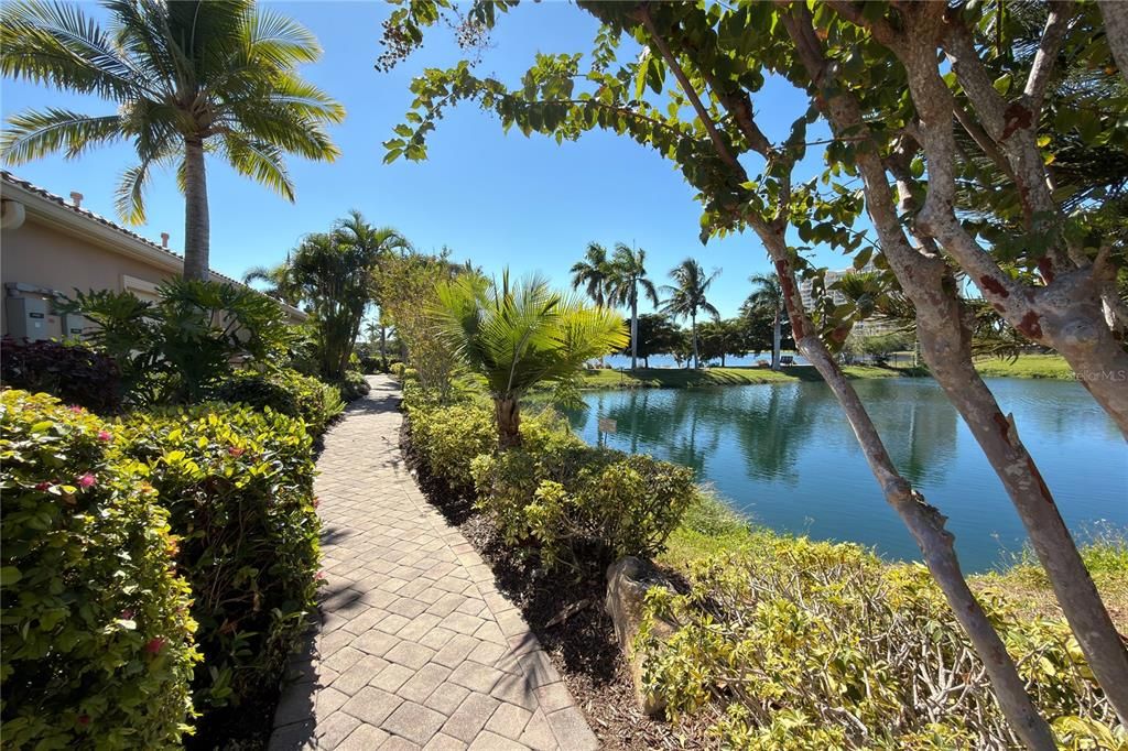 For Sale: $960,000 (4 beds, 2 baths, 2842 Square Feet)