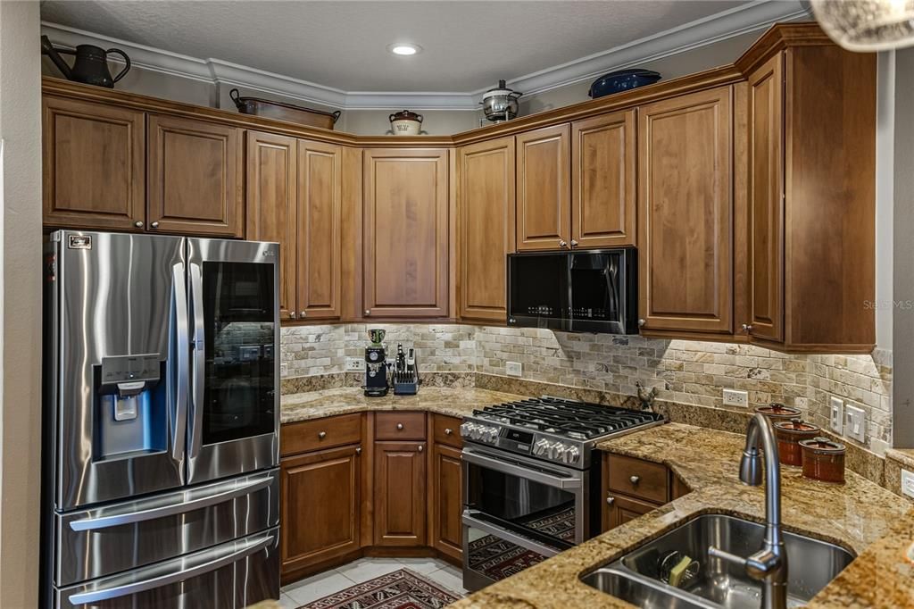 For Sale: $960,000 (4 beds, 2 baths, 2842 Square Feet)