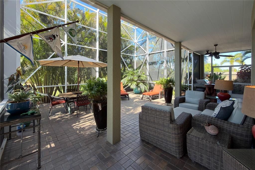 For Sale: $960,000 (4 beds, 2 baths, 2842 Square Feet)