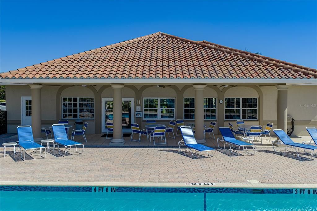 For Sale: $960,000 (4 beds, 2 baths, 2842 Square Feet)