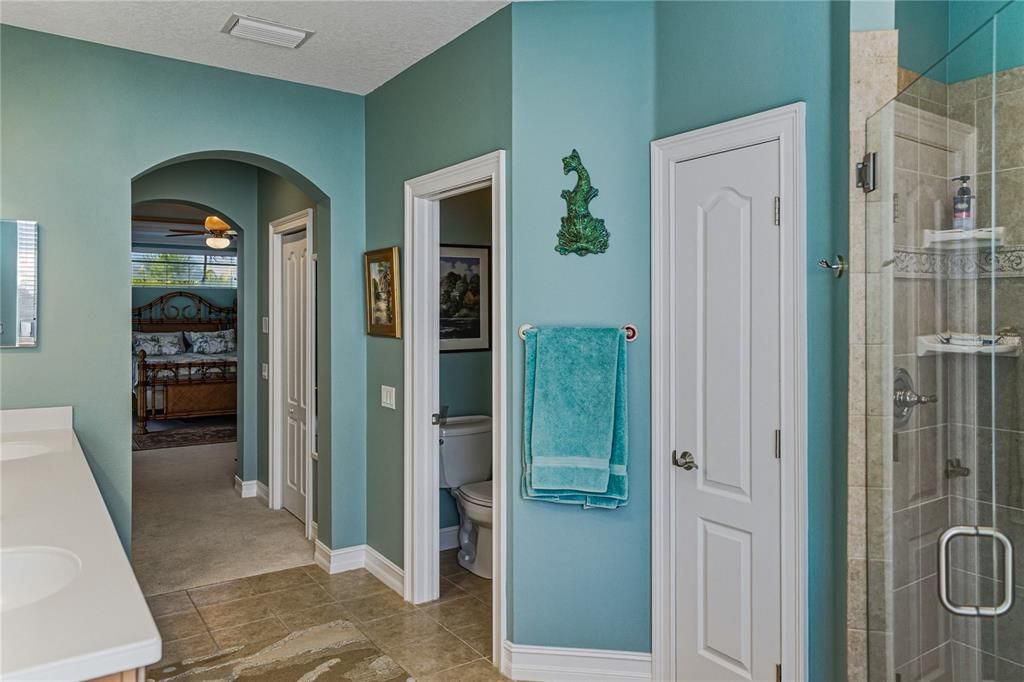 For Sale: $960,000 (4 beds, 2 baths, 2842 Square Feet)