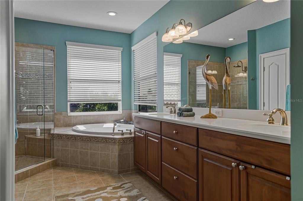 For Sale: $960,000 (4 beds, 2 baths, 2842 Square Feet)