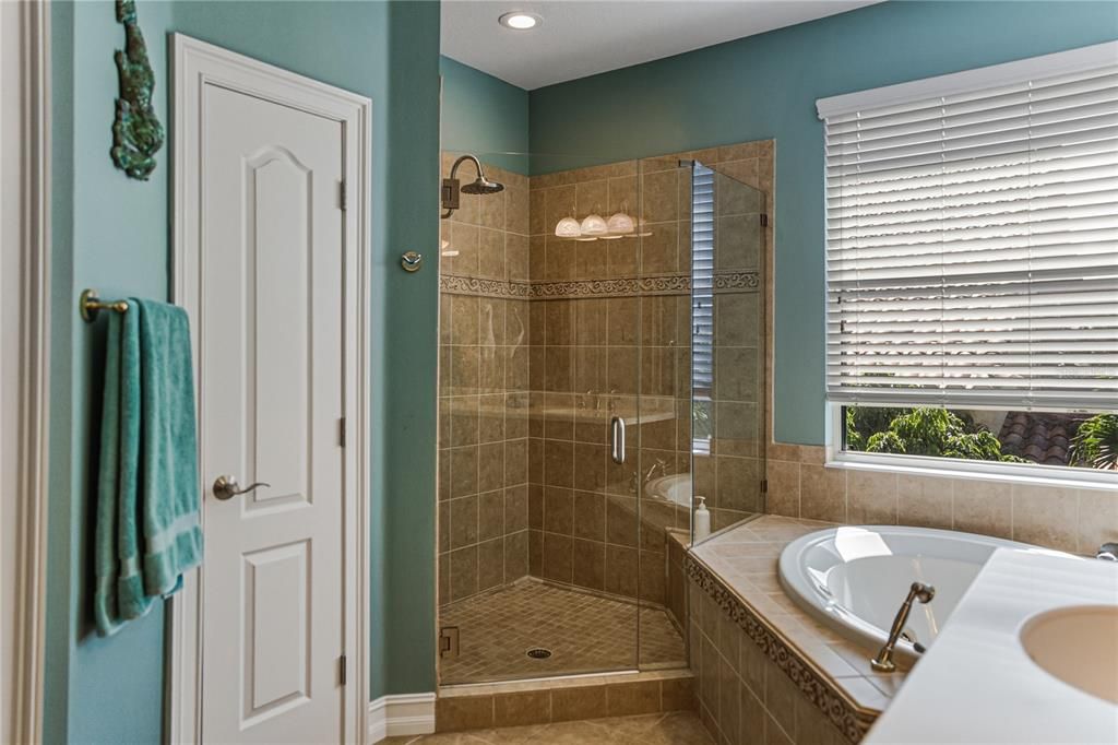 For Sale: $960,000 (4 beds, 2 baths, 2842 Square Feet)