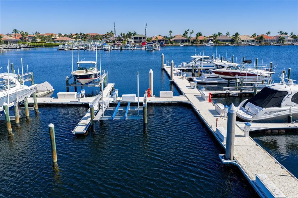 For Sale: $960,000 (4 beds, 2 baths, 2842 Square Feet)