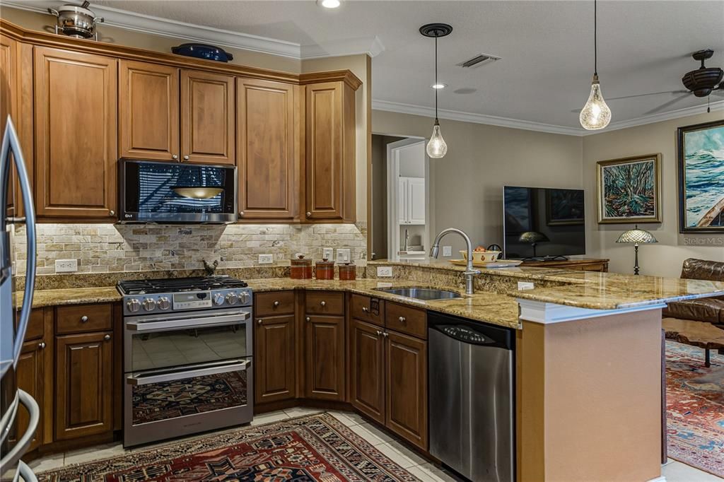 For Sale: $960,000 (4 beds, 2 baths, 2842 Square Feet)