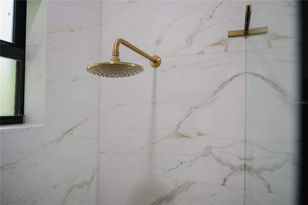 For Sale: $479,500 (4 beds, 2 baths, 1906 Square Feet)