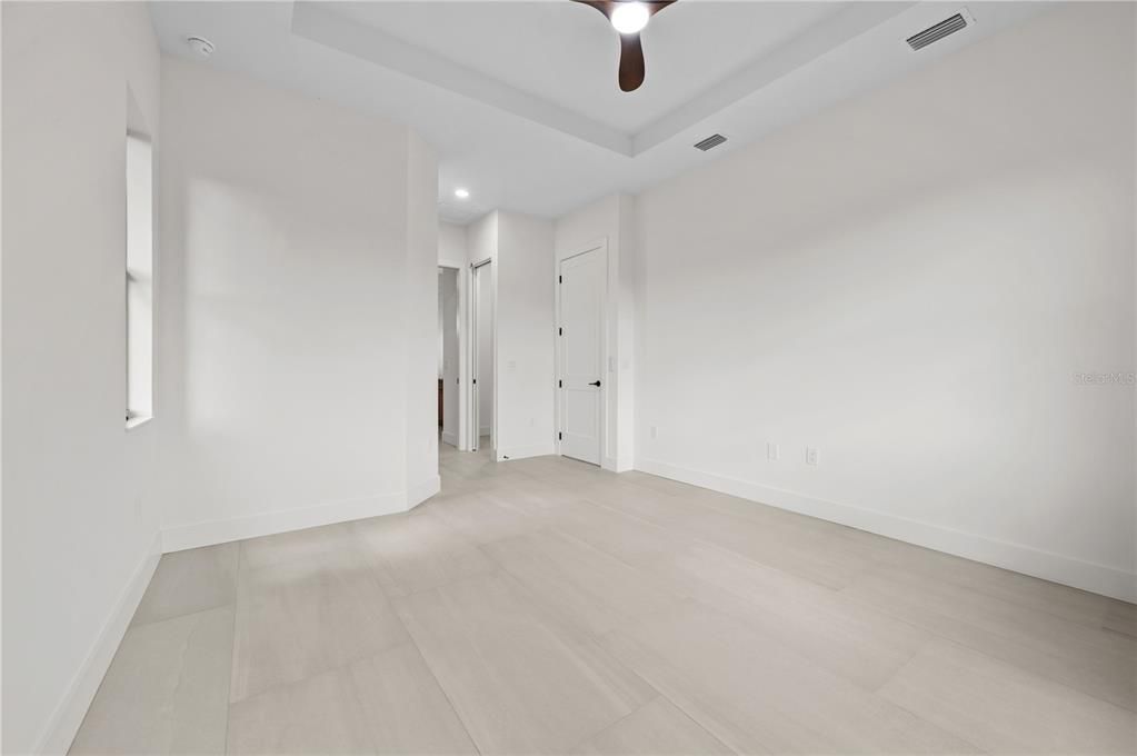 For Sale: $479,500 (4 beds, 2 baths, 1906 Square Feet)