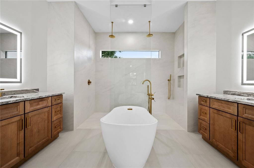 For Sale: $479,500 (4 beds, 2 baths, 1906 Square Feet)