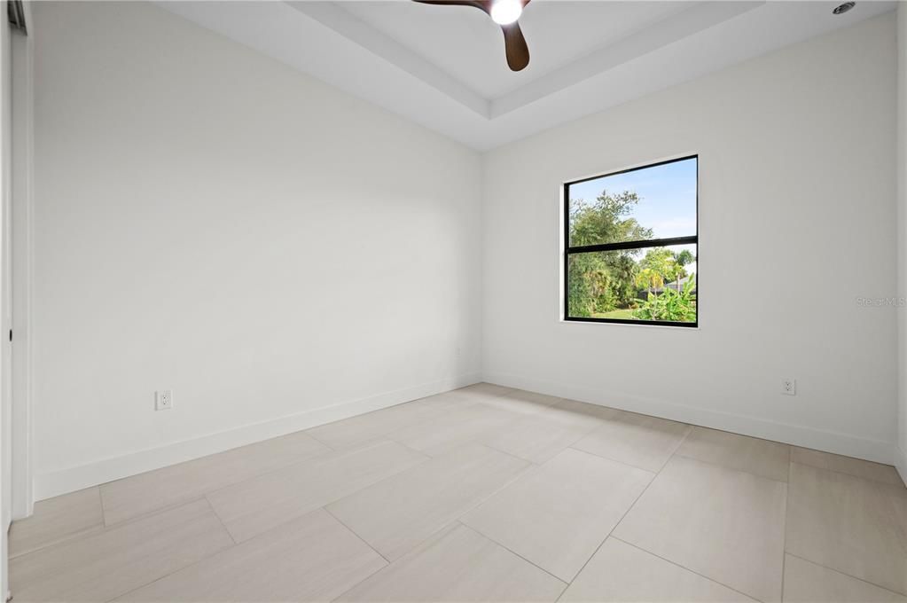 For Sale: $479,500 (4 beds, 2 baths, 1906 Square Feet)