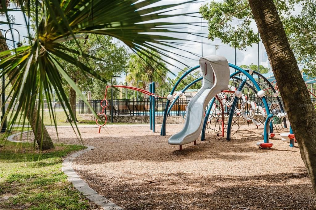 For Sale: $479,500 (4 beds, 2 baths, 1906 Square Feet)