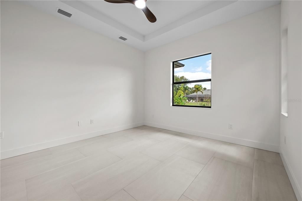 For Sale: $479,500 (4 beds, 2 baths, 1906 Square Feet)