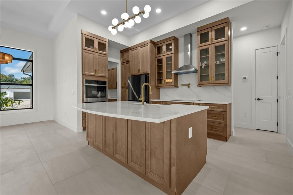 For Sale: $479,500 (4 beds, 2 baths, 1906 Square Feet)