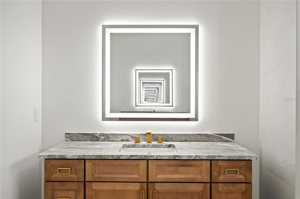 For Sale: $479,500 (4 beds, 2 baths, 1906 Square Feet)