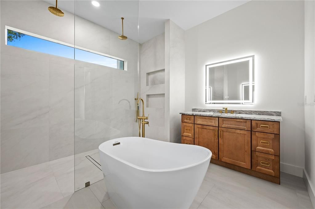 For Sale: $479,500 (4 beds, 2 baths, 1906 Square Feet)