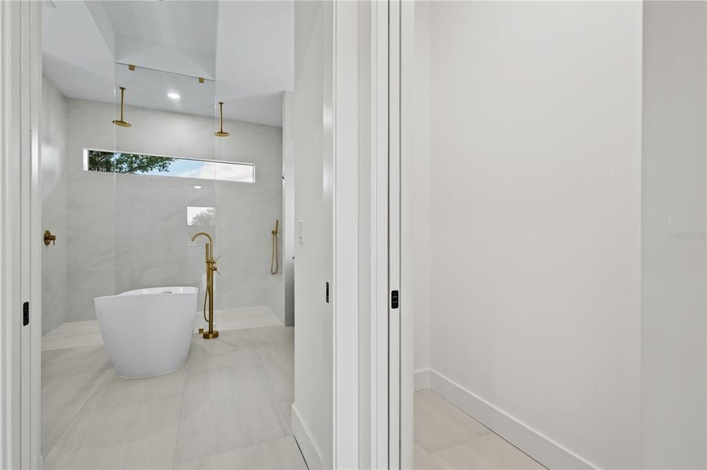 For Sale: $479,500 (4 beds, 2 baths, 1906 Square Feet)