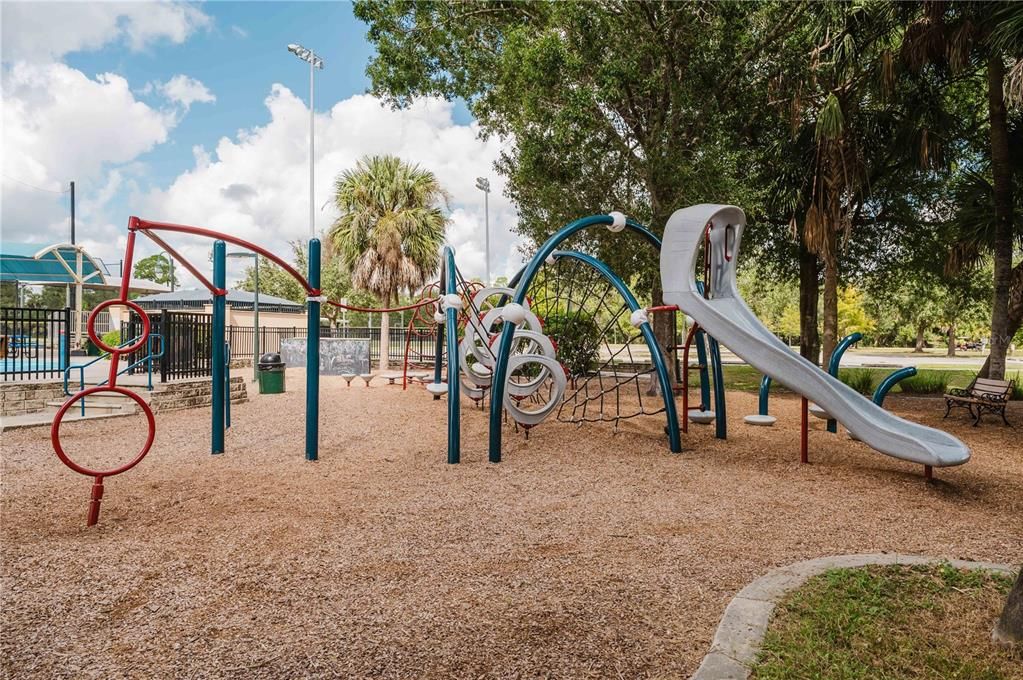 For Sale: $479,500 (4 beds, 2 baths, 1906 Square Feet)