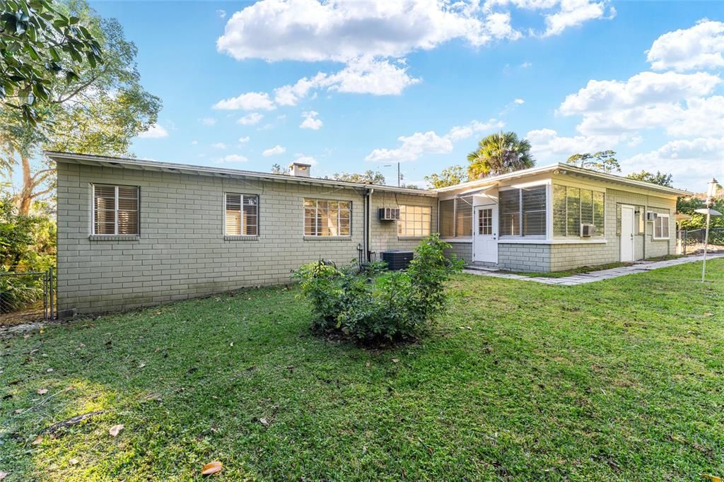 Active With Contract: $499,900 (4 beds, 2 baths, 2315 Square Feet)