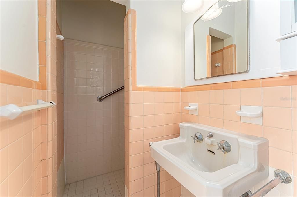 Active With Contract: $499,900 (4 beds, 2 baths, 2315 Square Feet)