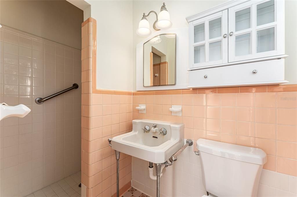 Active With Contract: $499,900 (4 beds, 2 baths, 2315 Square Feet)