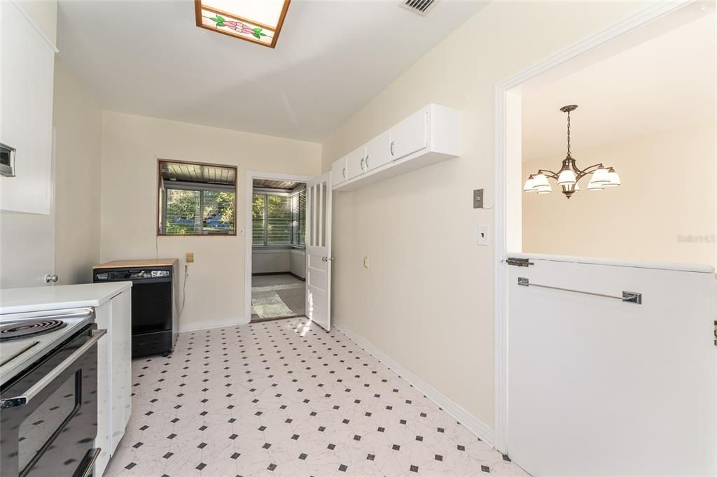 Active With Contract: $499,900 (4 beds, 2 baths, 2315 Square Feet)