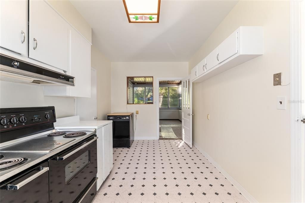 Active With Contract: $499,900 (4 beds, 2 baths, 2315 Square Feet)