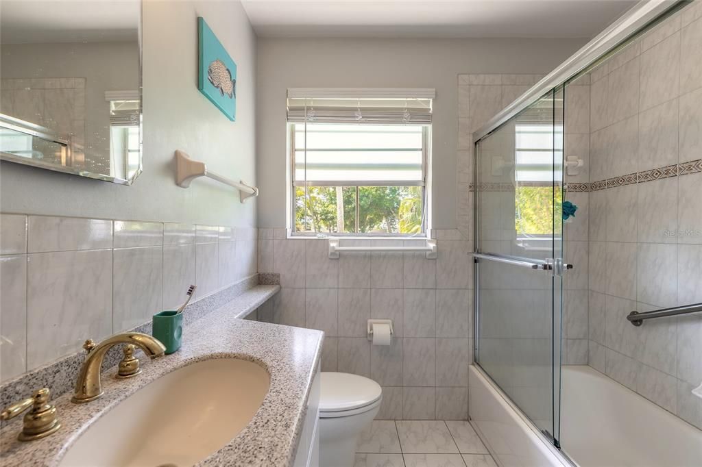 Active With Contract: $259,000 (2 beds, 1 baths, 1162 Square Feet)