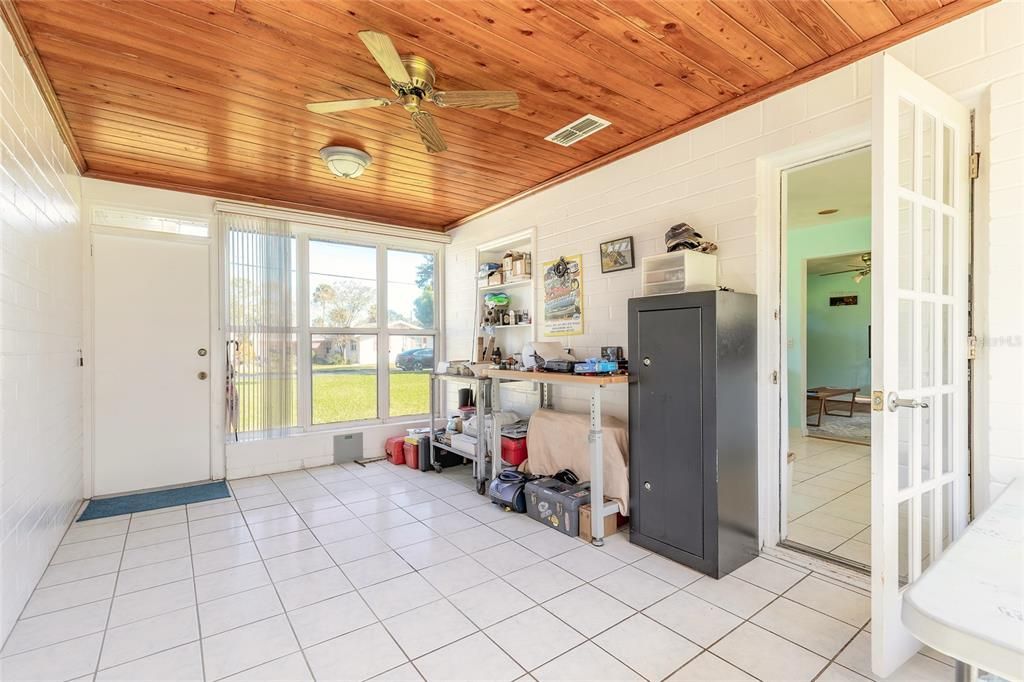 Active With Contract: $259,000 (2 beds, 1 baths, 1162 Square Feet)