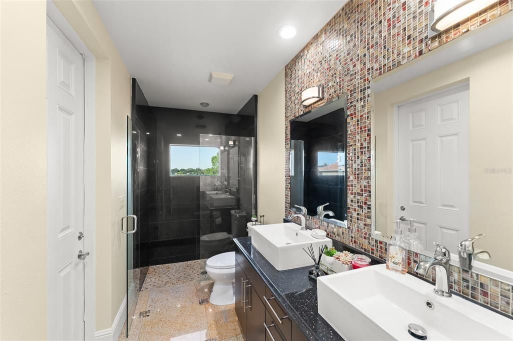 For Sale: $4,925,000 (7 beds, 8 baths, 8931 Square Feet)