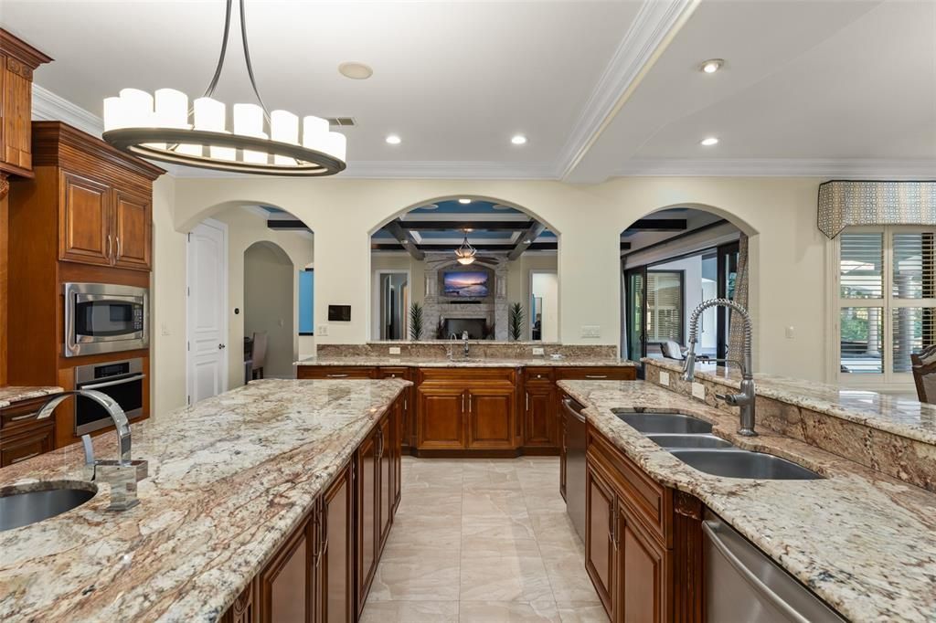 For Sale: $4,925,000 (7 beds, 8 baths, 8931 Square Feet)