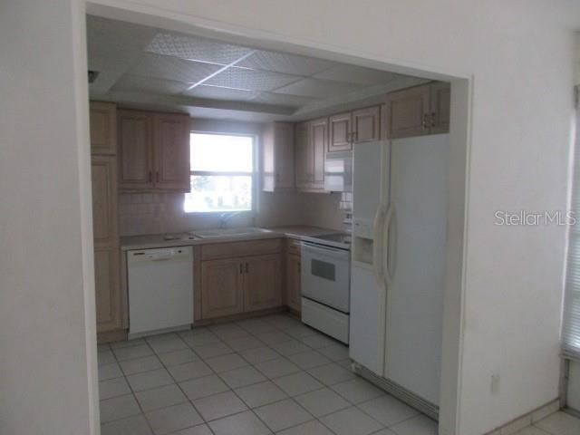 For Sale: $180,000 (2 beds, 2 baths, 1120 Square Feet)