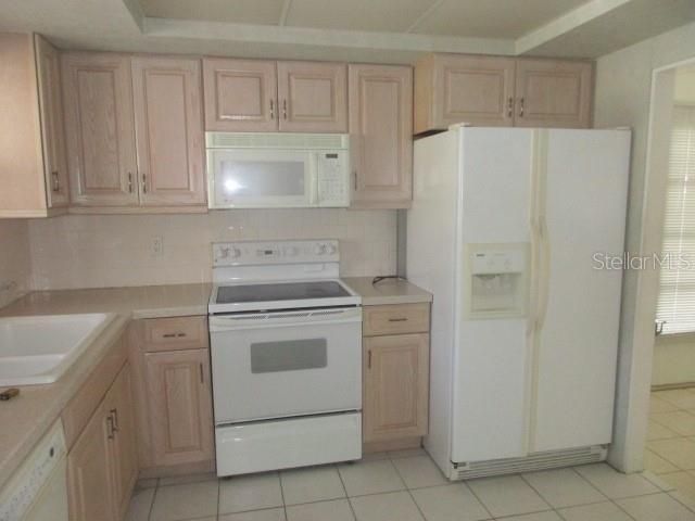 For Sale: $180,000 (2 beds, 2 baths, 1120 Square Feet)