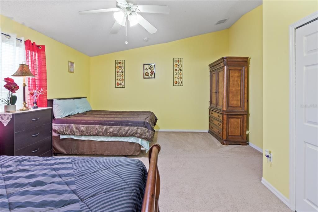 For Sale: $480,000 (5 beds, 3 baths, 3619 Square Feet)